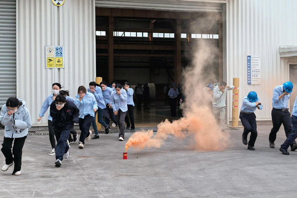 實戰(zhàn)練兵！公司組織員工開展消防實操演練