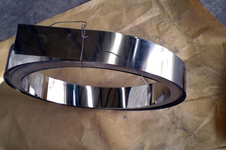 304不銹鋼帶堆焊時容易出現(xiàn)哪些缺陷？